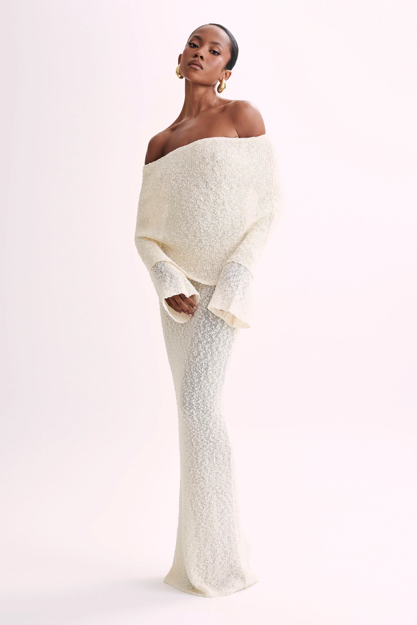 Elina - Elegant Off-Shoulder Maxi Dress