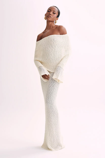 Elina - Elegant Off-Shoulder Maxi Dress