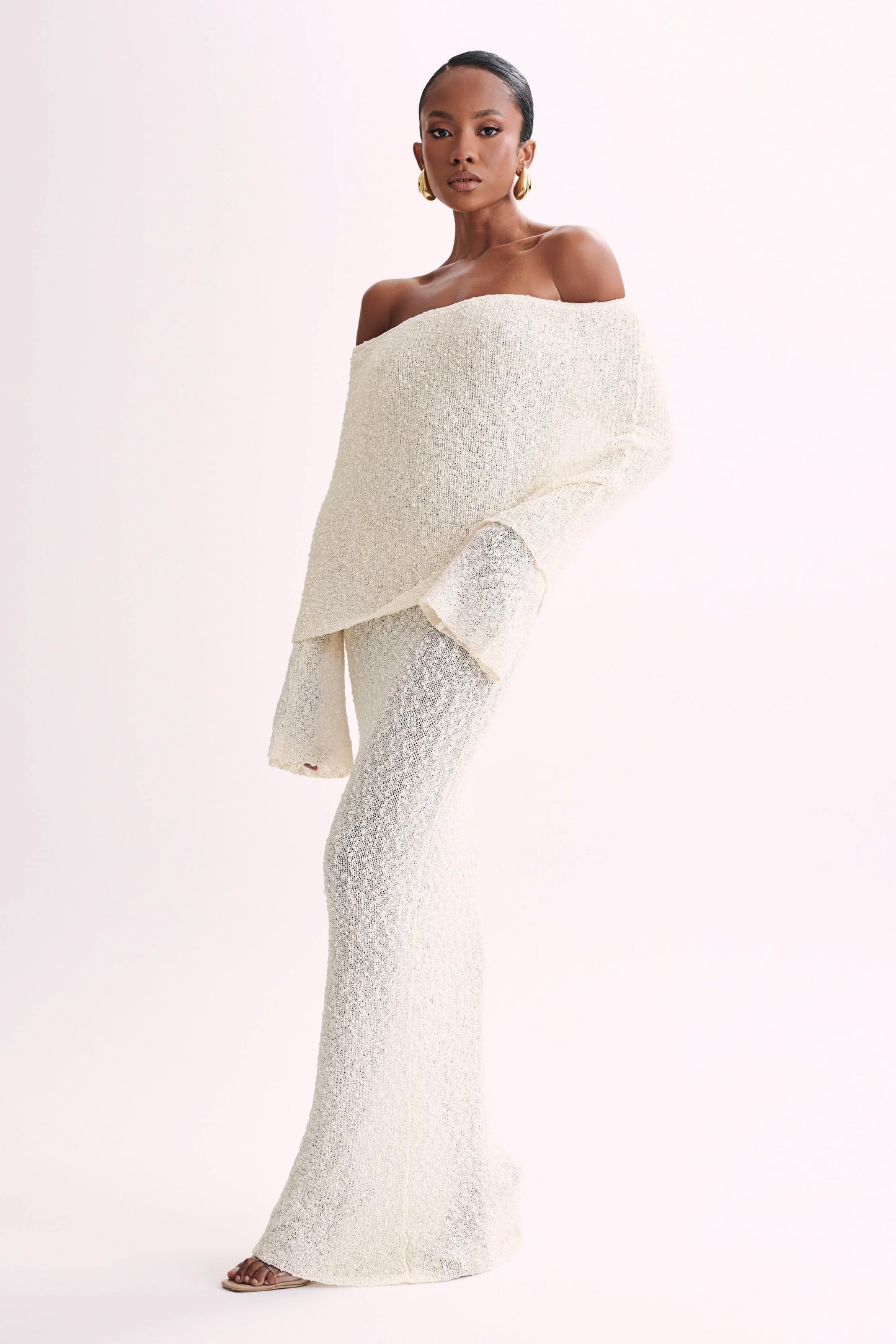 Elina - Elegant Off-Shoulder Maxi Dress