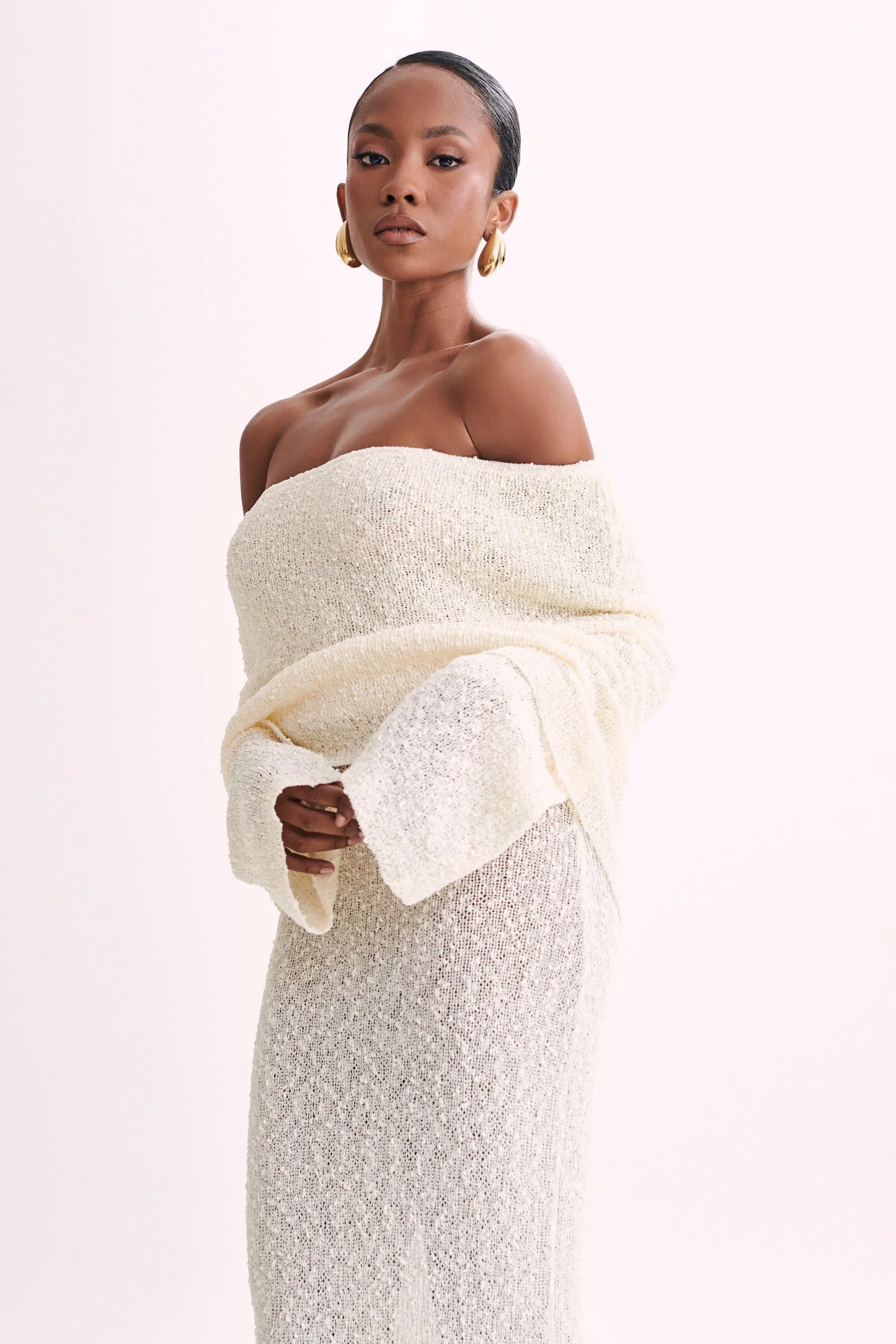 Elina - Elegant Off-Shoulder Maxi Dress