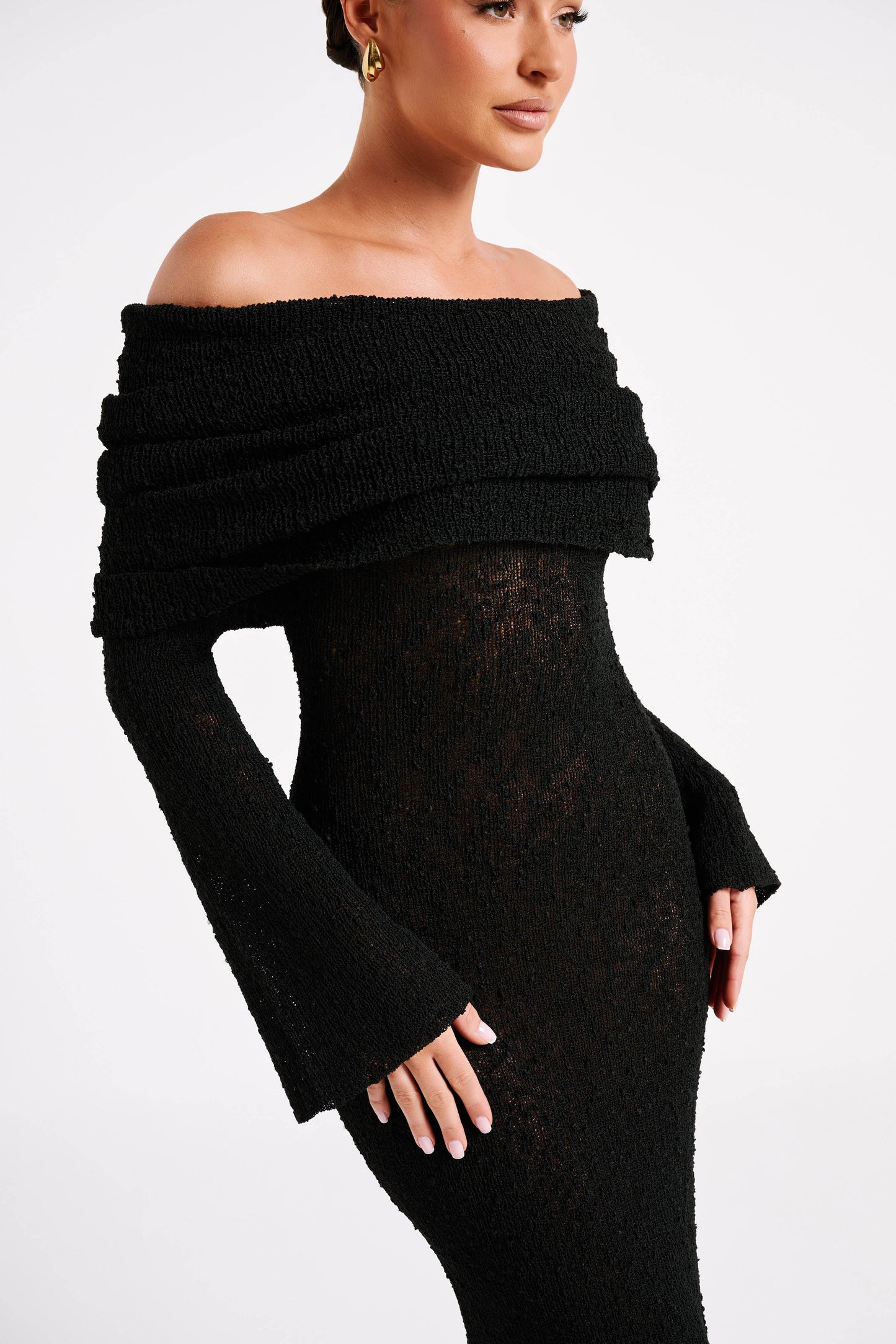 Elina - Elegant Off-Shoulder Maxi Dress