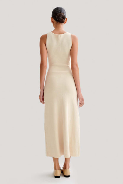 Mila - Sleeveless Buttoned Maxi Dress